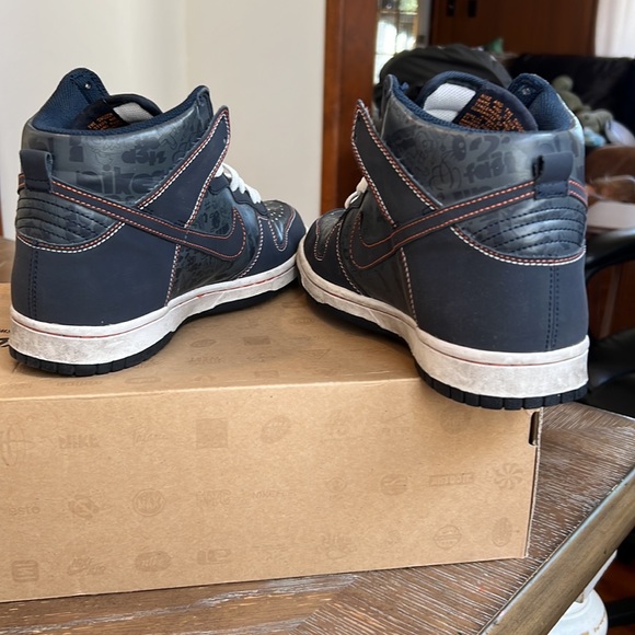 Nike GS back to school, Nike dunk high, size 6.5 Y. - Picture 6 of 9